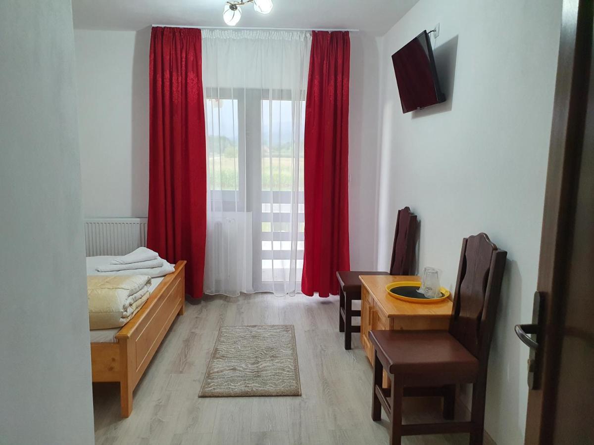 Pensiunea Ronicson Milostea Bagian luar foto