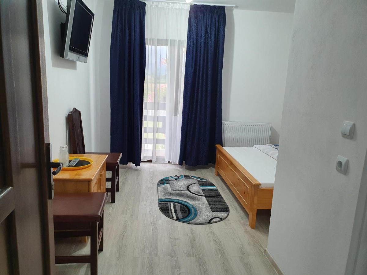 Pensiunea Ronicson Milostea Bagian luar foto