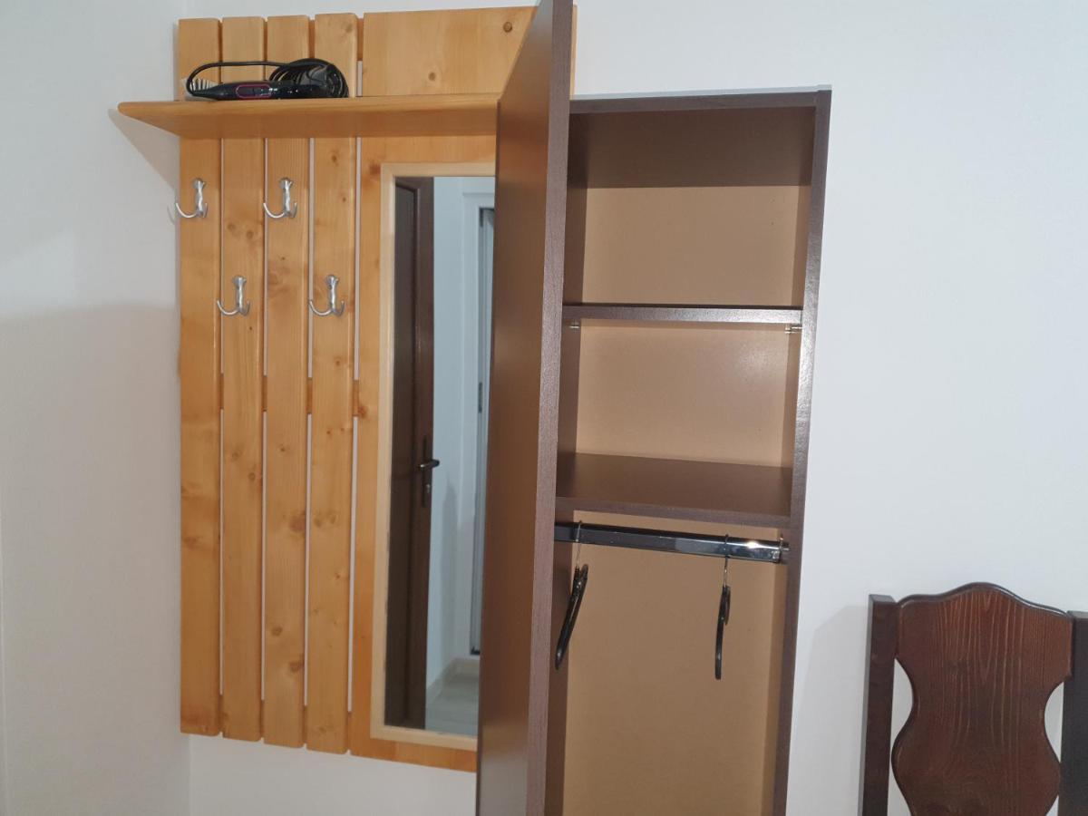 Pensiunea Ronicson Milostea Bagian luar foto