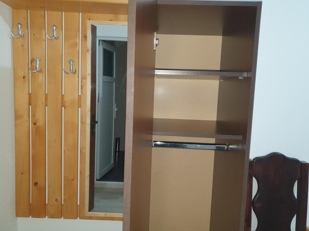 Pensiunea Ronicson Milostea Bagian luar foto