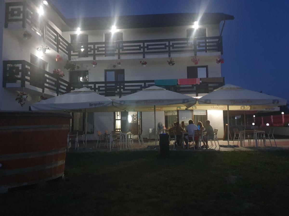 Pensiunea Ronicson Milostea Bagian luar foto