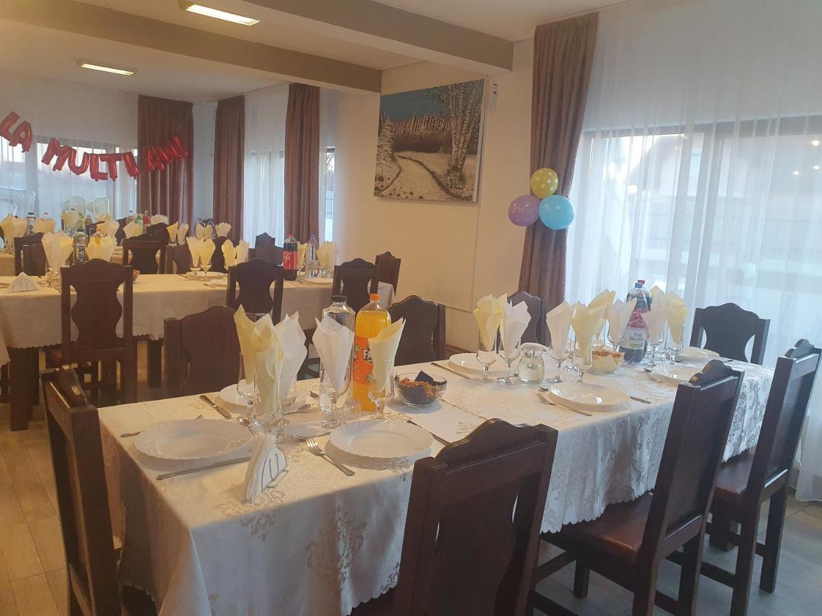 Pensiunea Ronicson Milostea Bagian luar foto